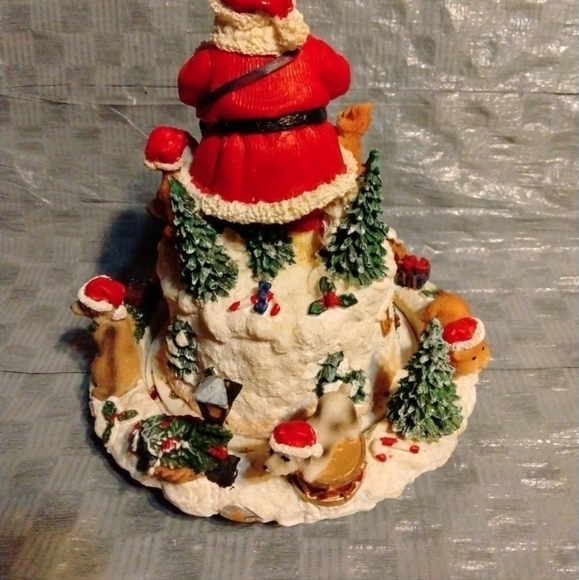 Vintage Rotating Santa Claus Christmas ceramic musical figurine ( 7×6in - Picture 5 of 6